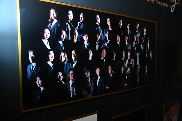 GP15周年イベント MOMENTUM：チームの集合写真を展示（15:53）
