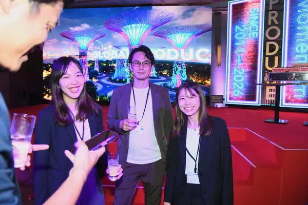 GP15周年イベント MOMENTUM：ステージ前で記念撮影（20:45）
