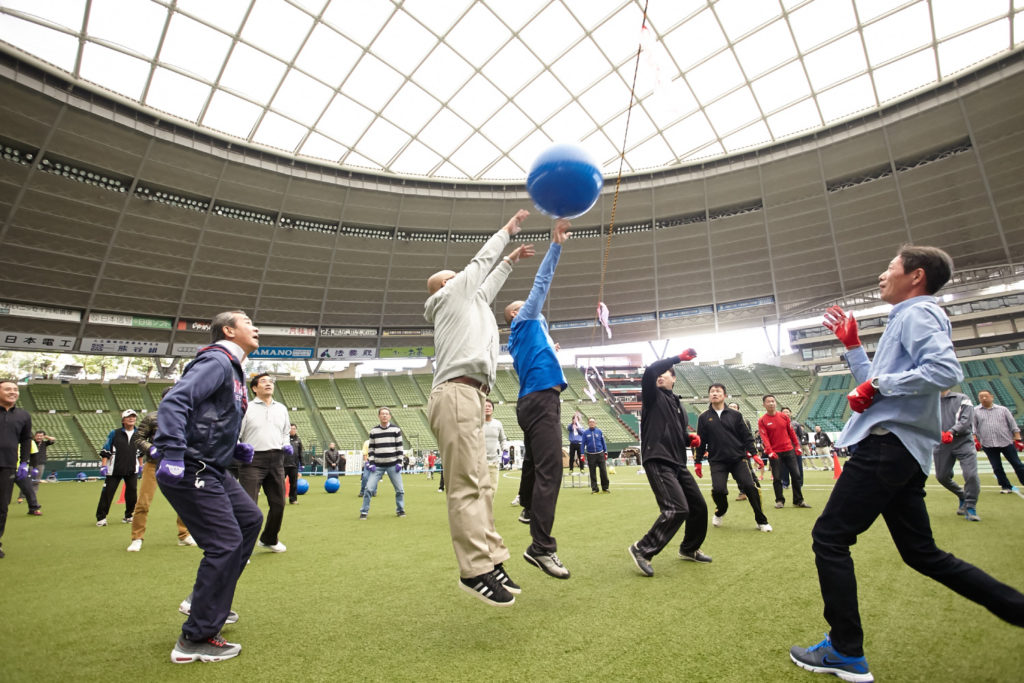 社内運動会　運動会　球場　ドーム　イベント