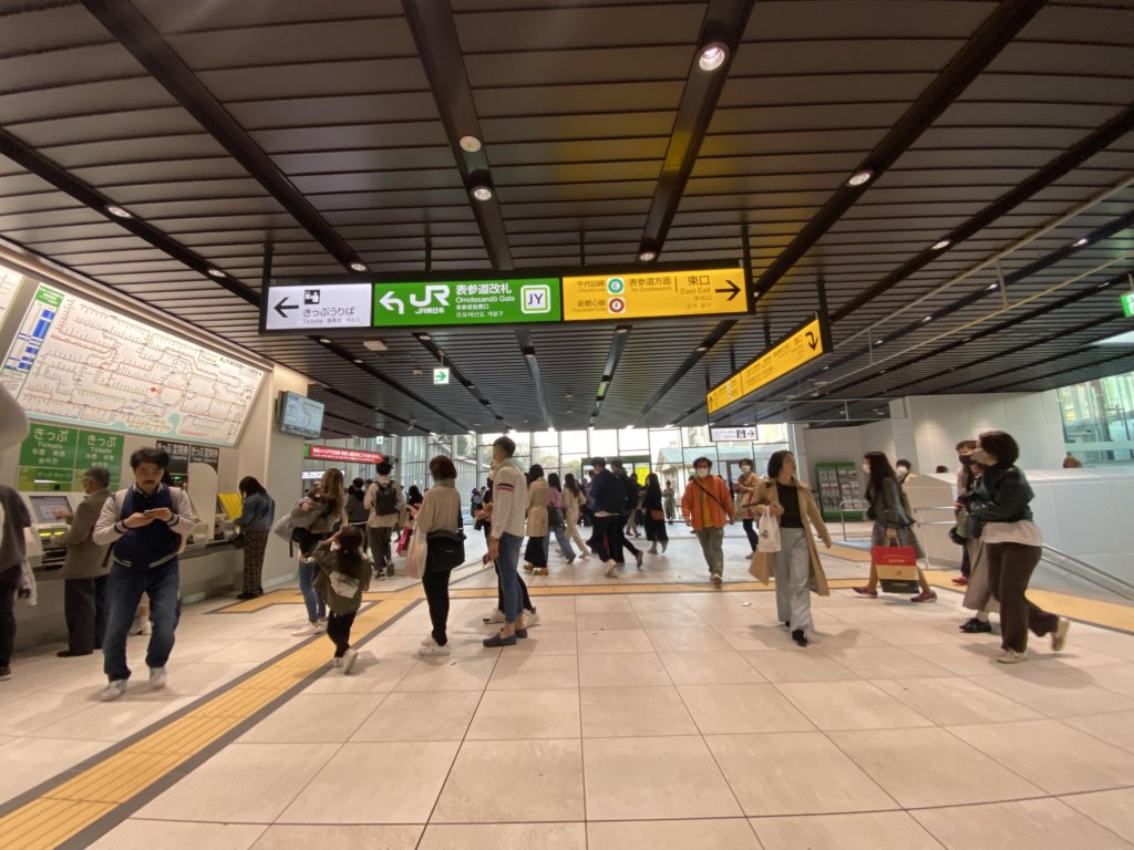 原宿駅　表参道口