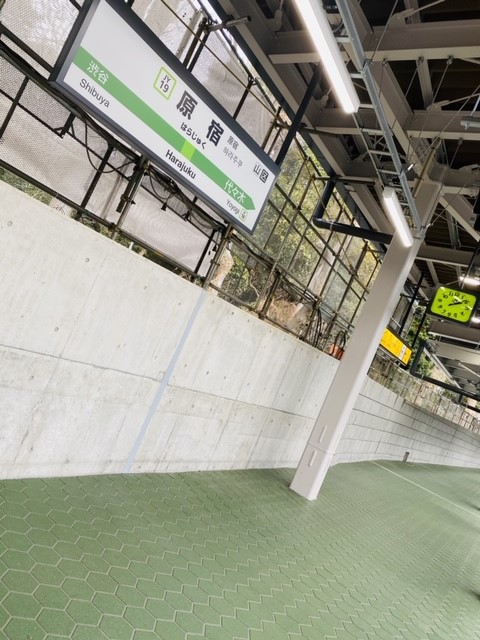 原宿駅　竹下口　ホーム