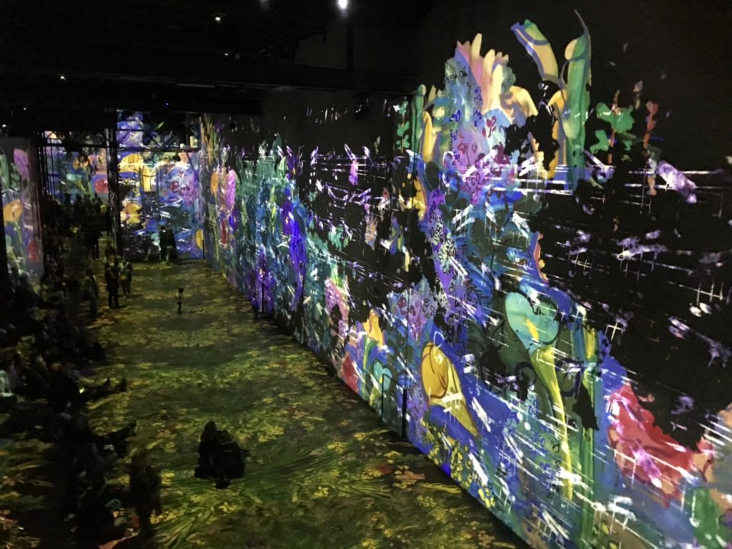 L’ATELIER DES LUMIÈRES、アトリエ・デ・ルミエール、パリ、デジタルアート、美術館