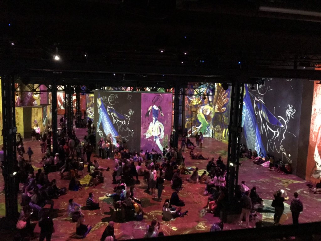 L’ATELIER DES LUMIÈRES、アトリエ・デ・ルミエール、パリ、デジタルアート、美術館