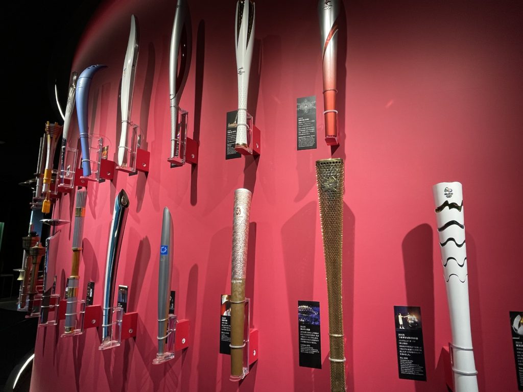 日本オリンピックミュージアム 聖火トーチ japanOlympicmuseum ジャパンオリンピックミュージアム