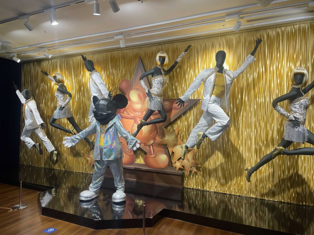 東京ディズニーリゾート アンコール!ザ・モーメンツ展 イクスピアリ 衣装