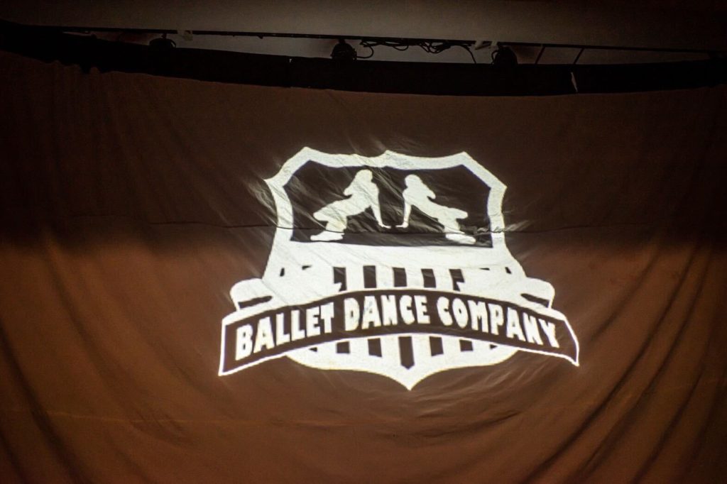 ballet dance company 幕