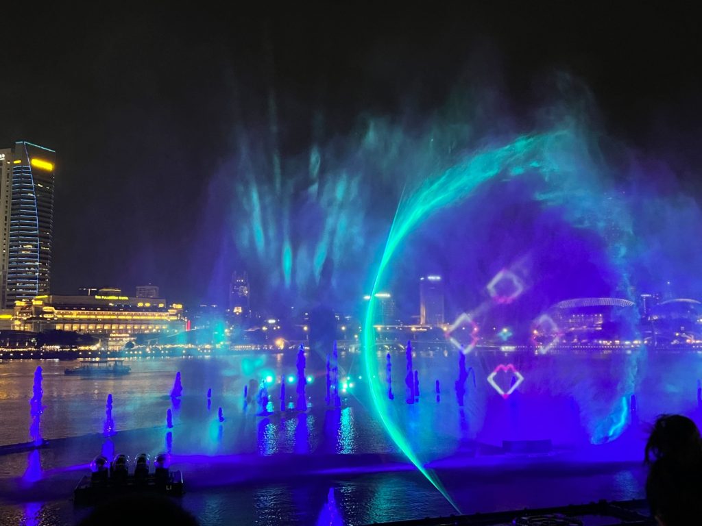 SPECTRA　噴水ショー　シンガポール　噴水　光　夜景
