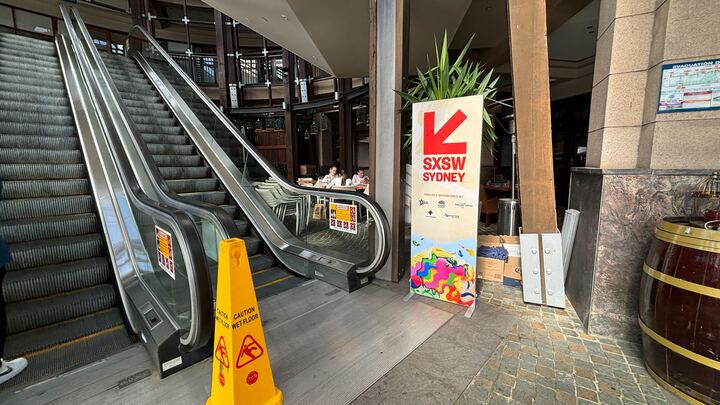 SXSWSYDNEY 会場エスカレーター