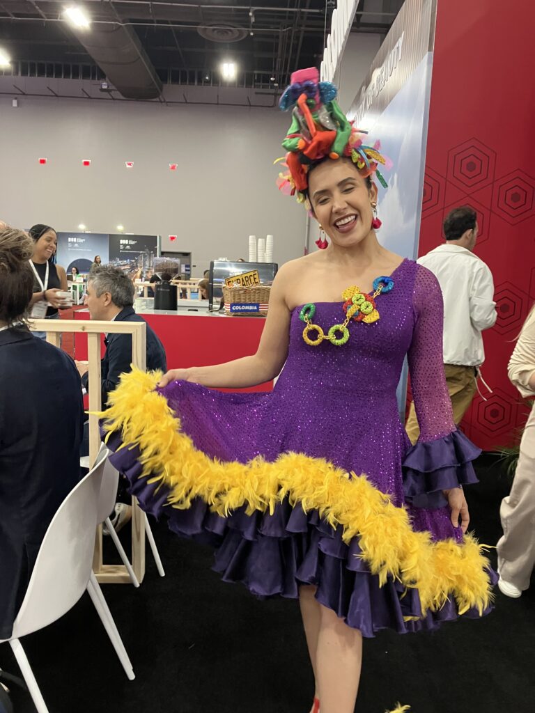 IMEX America メキシコ出展者 ダンサー