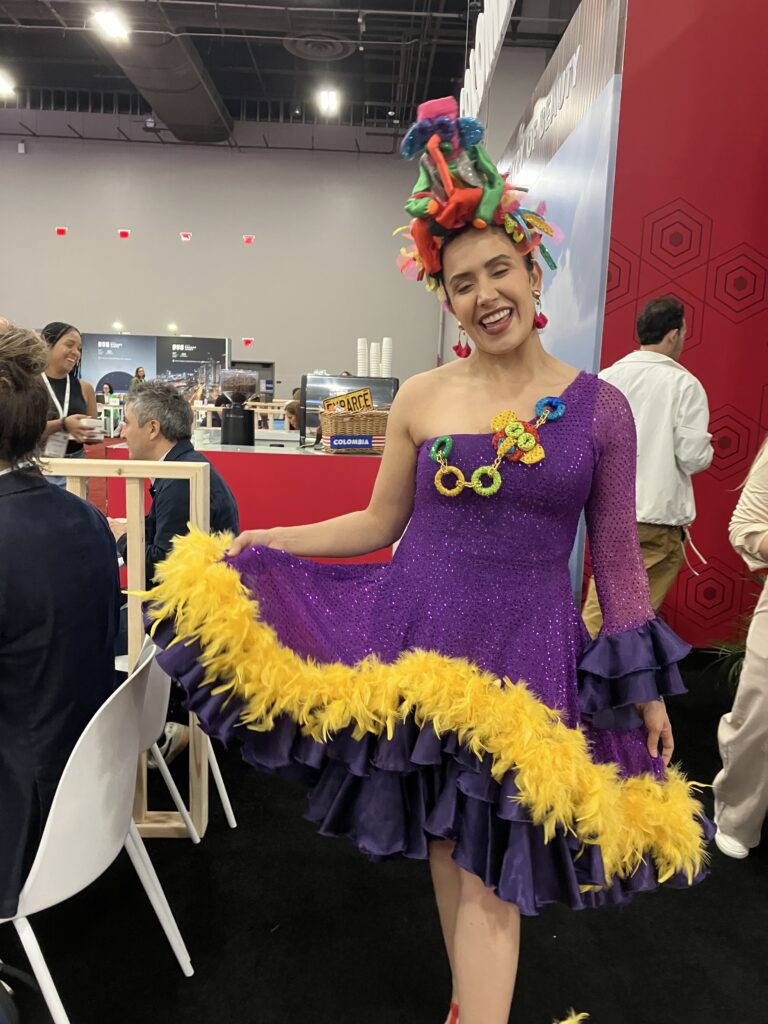 IMEX America　メキシコ出展者　ダンサー