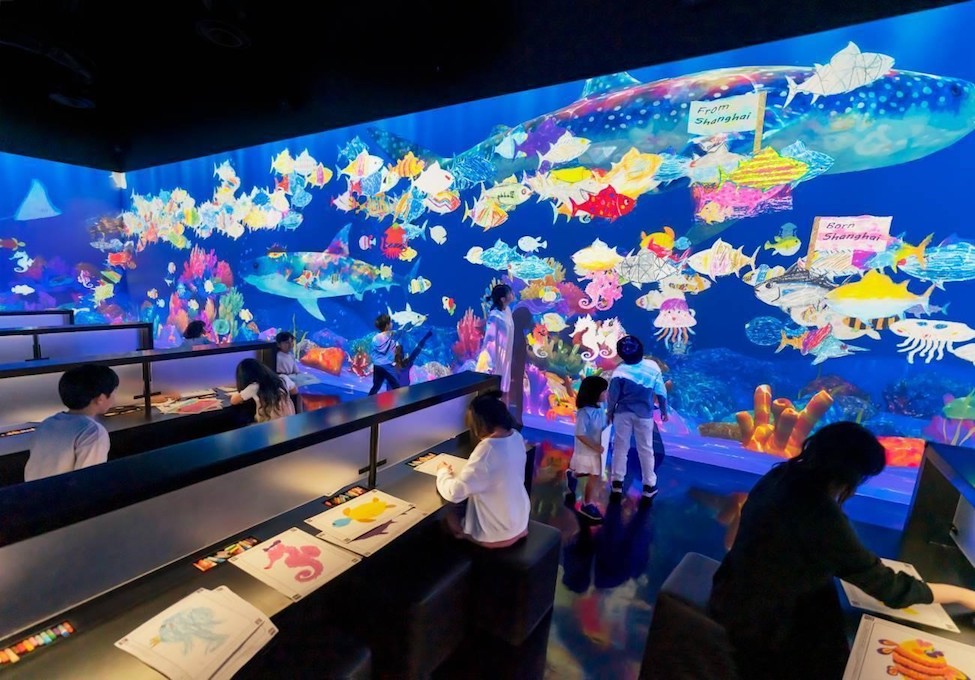 チームラボ　学ぶ！未来の遊園地　世界とつながったお絵描き水族館