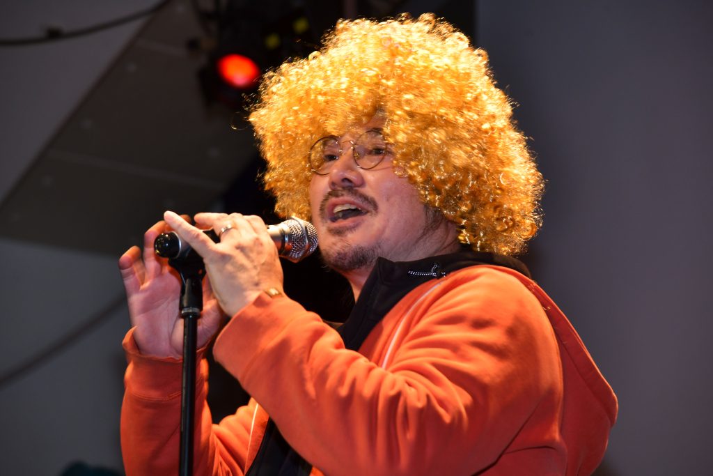 Vaundyに扮した村上壮さん